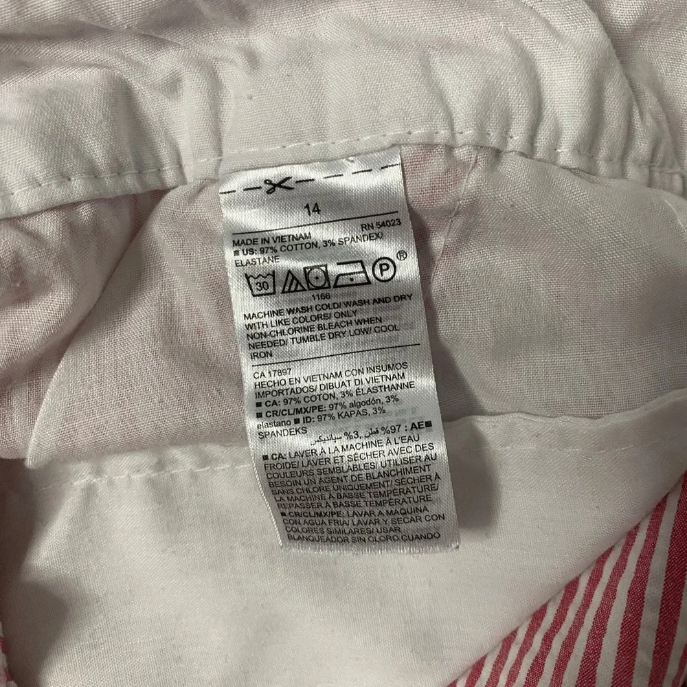 Old Navy Everyday Short Womens 14 Red White Stripe Mid Rise Cotton Shorts‎